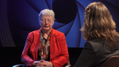 Vom Waisenkind zur Mutter der Jugend